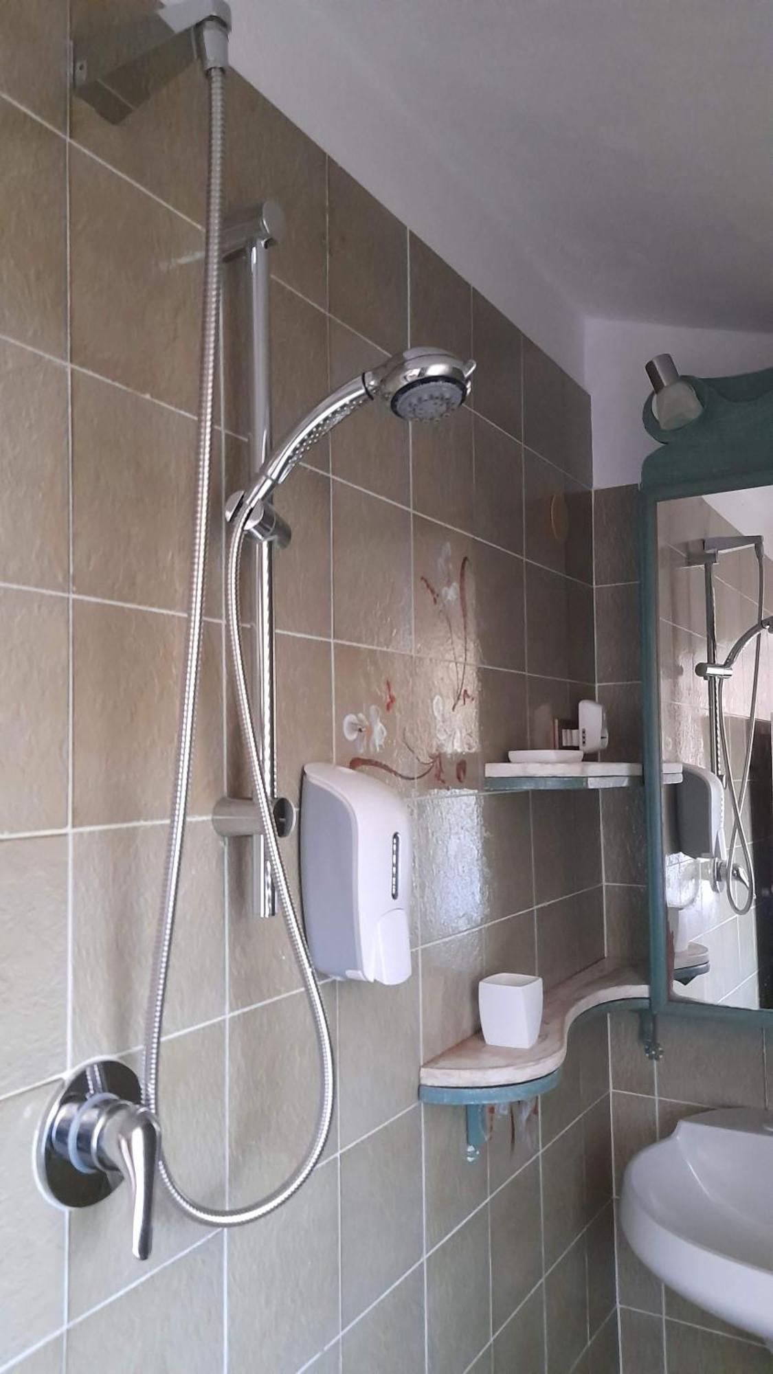 Invit Arti B&B Capoterra Phòng bức ảnh